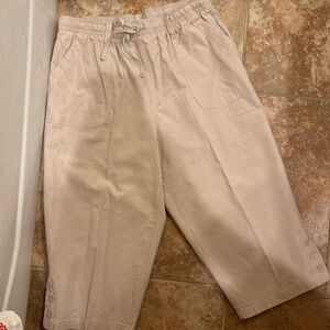 Erika Capri Pants